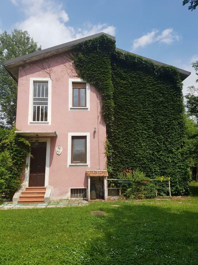 Le Case Nel Bosco Vanzago Exterior foto